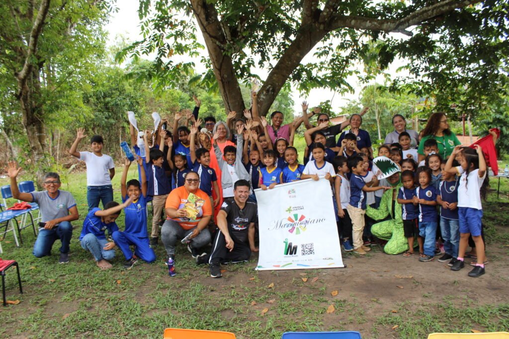 contação de histórias comunidade ribeirinha Manaus
